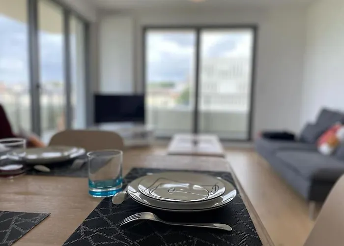 Presqu'Ile, Appartement Neuf Avec Balcon, Salle De Gym Et Parking