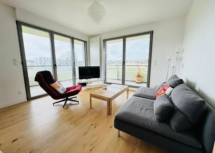 Presqu'Ile, Appartement Neuf Avec Balcon, Salle De Gym Et Parking